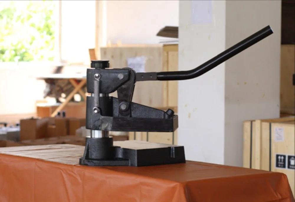 8360 Hand Pressure Sampling Machine Manual Leather Cutting Machine