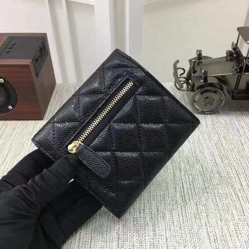 

High Quality 2019 Fashion Women's Short Purses Hasp Wallets For Female caviar leather sheepskin leather Free Shipping