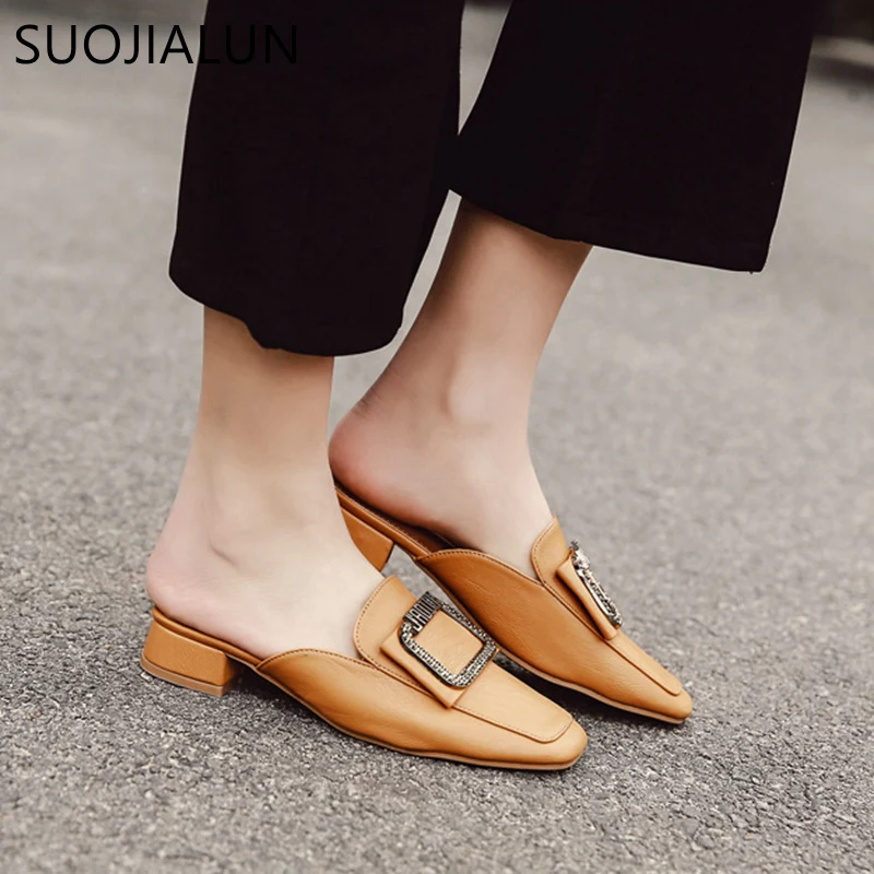 

SUOJIALUN Women Brand Mules Slippers Casual Shoes Slip On Slide Crystal Buckle Low Heel Mules Outdoor Slides Loafers Flip Flops