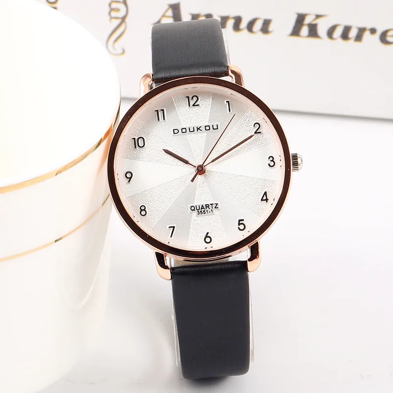 2019 New Women Exquisite Dial Design Bracelet Quartz Watch Ladies Simple Fashion Casual Leather Wristwatch Women's Gift Clock