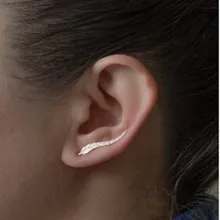 2017 Vintage Jewelry Exquisite Gold Color Leaf Earrings Modern Beautiful Feather Stud Earrings for Women