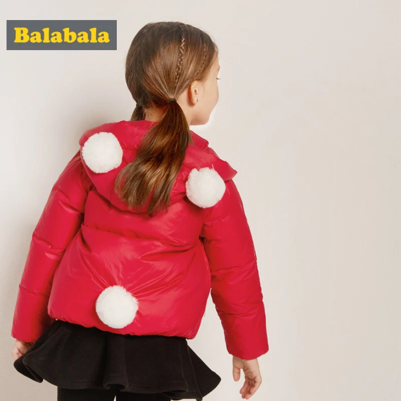 Balabala/легкий пуховик с капюшоном для маленьких девочек с помпонами; детская пуховая куртка с капюшоном на молнии с подкладкой из шинлона