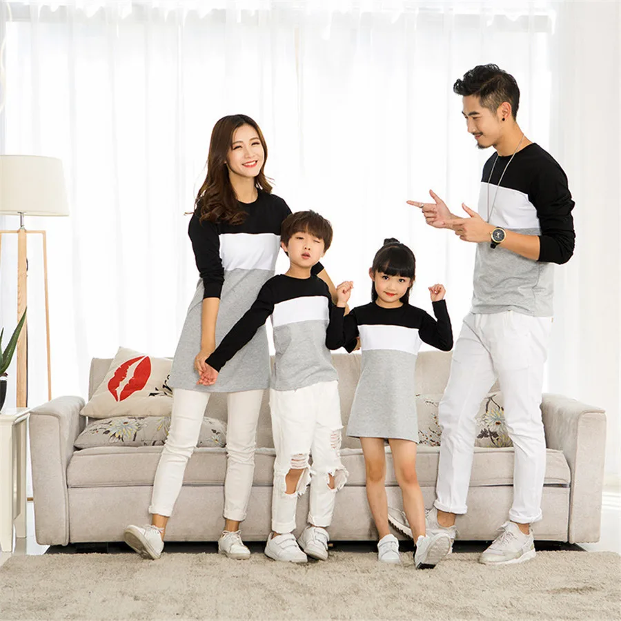 

Family Matching Clothes Outfits Mom Dad Daughter Son Matching T-shirts 2018 Spring Long Sleeve Cotton Family Matching Clothing