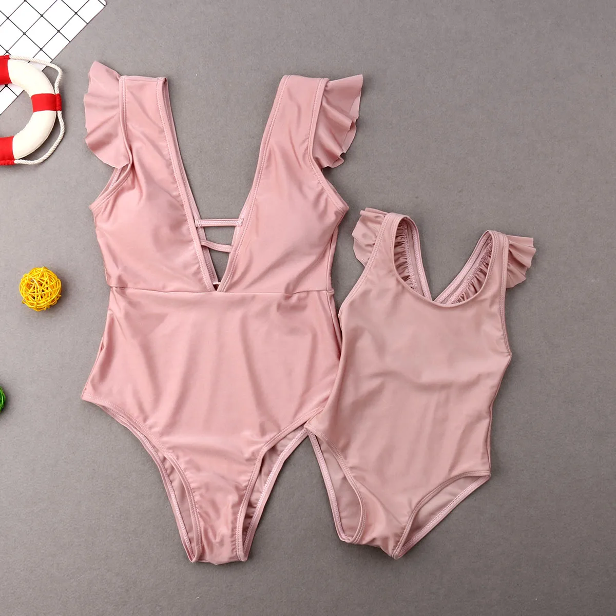 Одинаковая одежда; комплект бикини для мамы и дочки; семейный летний купальник; купальные костюмы; милые кружевные Семейные комплекты; Новинка года - Цвет: Розовый