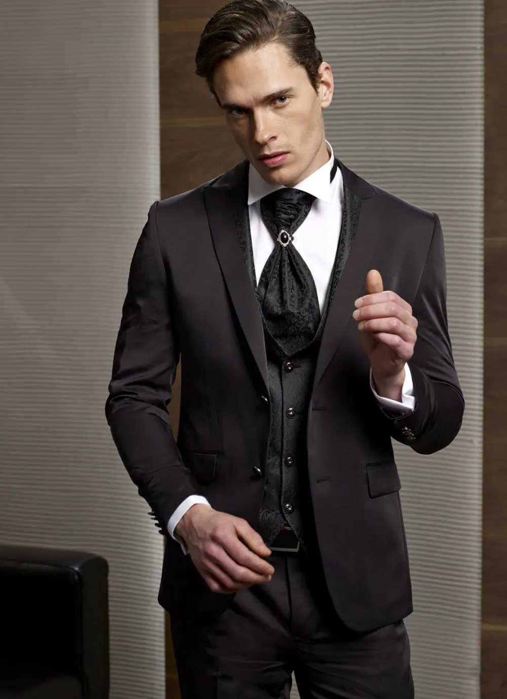 

Custom Made Groom Tuxedo Groomsmen Dark Brown Wedding/Dinner/Evening Suits Best Man Bridegroom (Jacket+Pants+Tie+Vest) B153