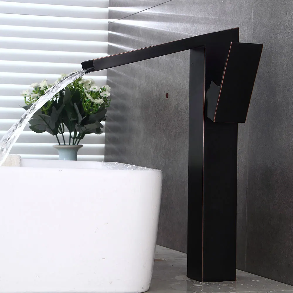 الحمام شلال صنبور حوض صنبور الأسود النفط ناعم حنفية من النحاس الغرور سفينة غرقت خلاط الباردة والساخنة مياه الحنفية سطح جبل