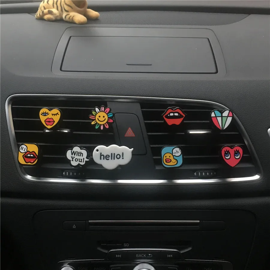 

pattern Lovely Lips Personalized car perfume Interior air conditioning trim Air Freshener styling Perfumes Femininos Originais