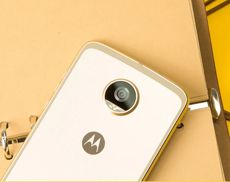 MOTO Z2 PLAY Smartphone - Super AMOLED FHD Screen