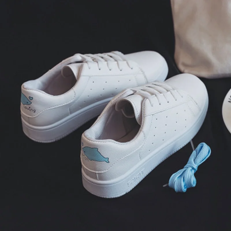

2018 spring and autumn new small white shoes women's flat bottom wild lace casual shoes low to help