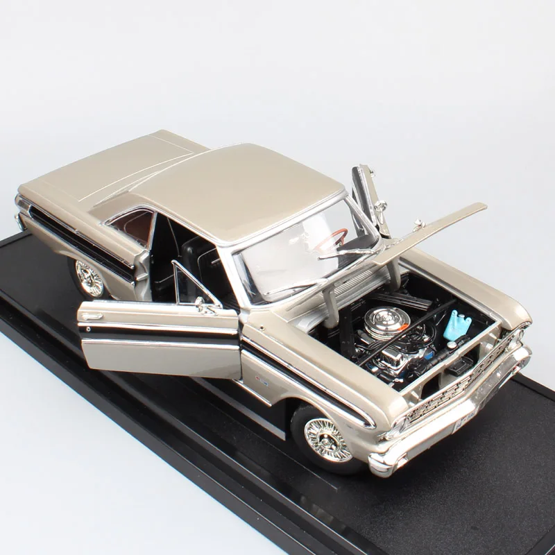 1:18 Масштаб классический ретро дорожный знак 1964 FORD FALCON Sprint hardtop Diecasts& Toy Vehicles модели автомобилей Коллекция игрушек для мальчиков