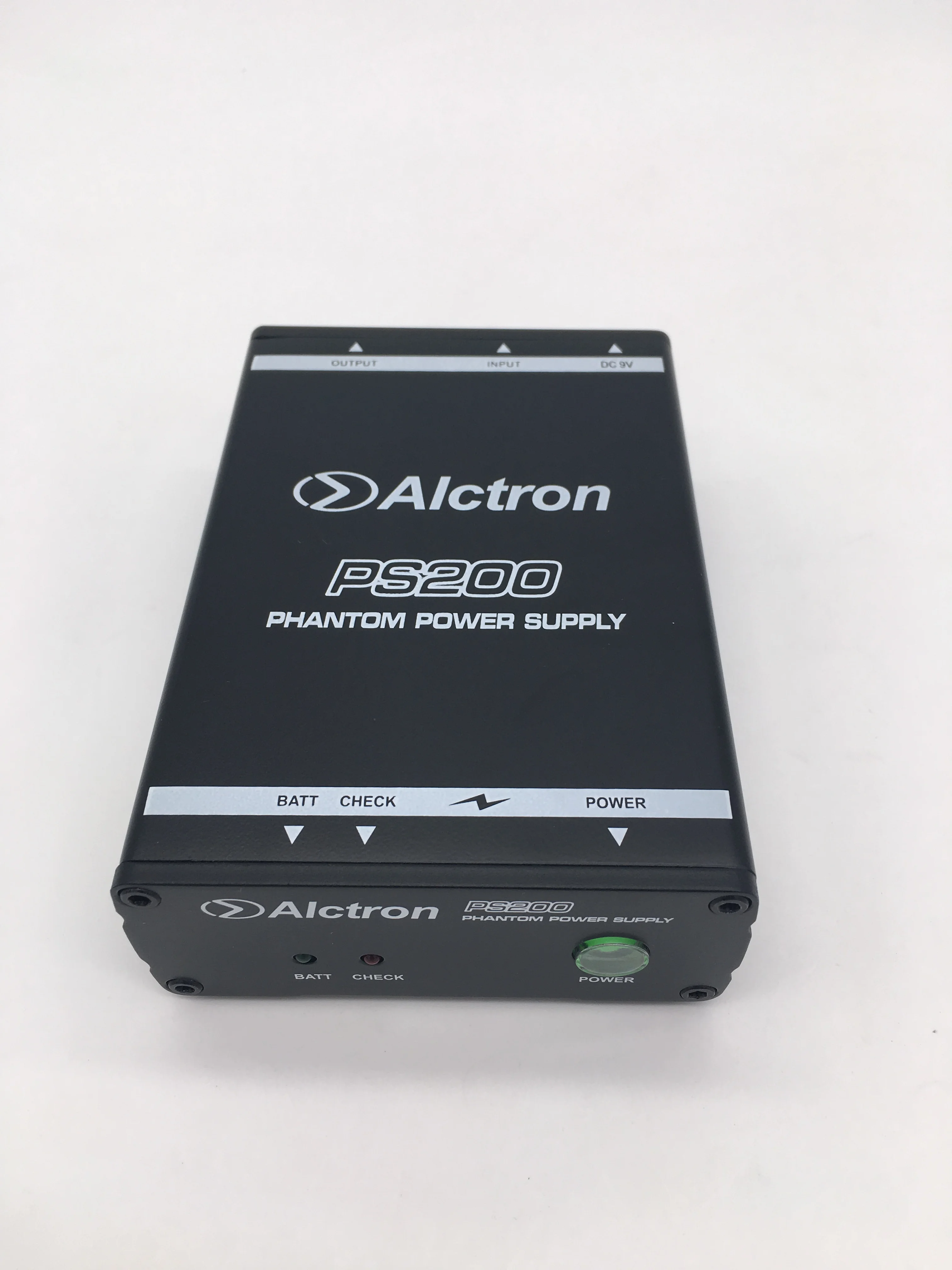 Alctron PS200 портативный 48В Питание для конденсаторный микрофон, как с точки зрения 9В батареи или 9V DC адаптер