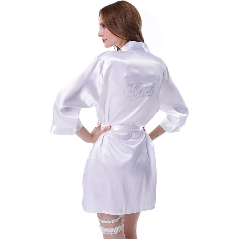 Стиль кимоно халаты короткий стиль шелк женская ночная одежда ночная рубашка в комплекте с купальным халатом DIY слово доступно для свадебной вечеринки невесты