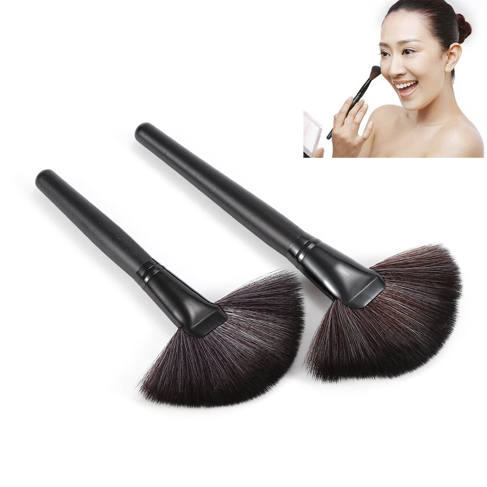 1Pcs Soft Big Fan Shape Powder Brush Face Foundation Blush Blusher