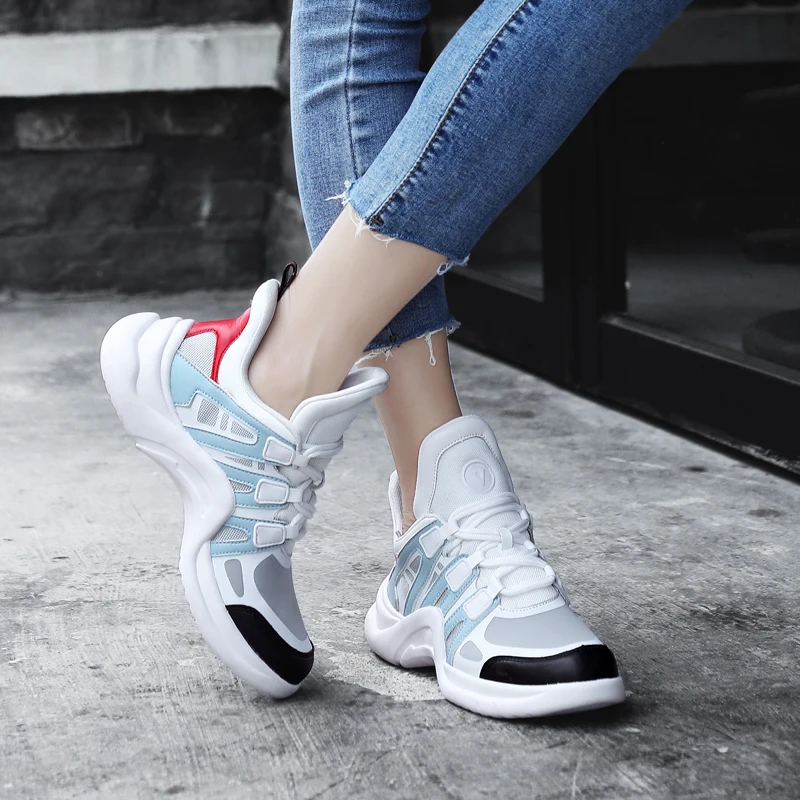 Дизайнерские женские кроссовки, дышащий светильник, обувь для бега, уличная спортивная обувь, женская обувь на платформе, прогулочная Вулканизированная обувь