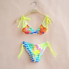 Купальный костюм для девочек с изображением маленькой лошади; купальник в синюю полоску для детей; бикини для девочек; купальный костюм; пляжный купальник для девочек; G3-SW601