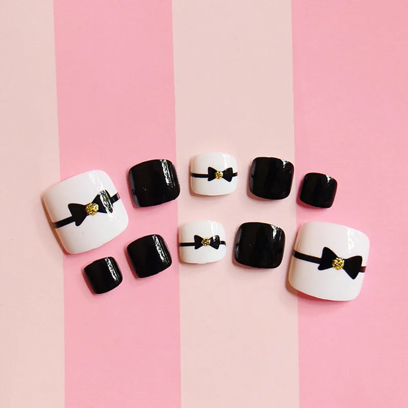 

Cute Bow Tie Toe Nails Shiny Black White Acrylic Fake Nails False Toenail DIY Foot Nail Art Manicure Nail Tips 24Pcs