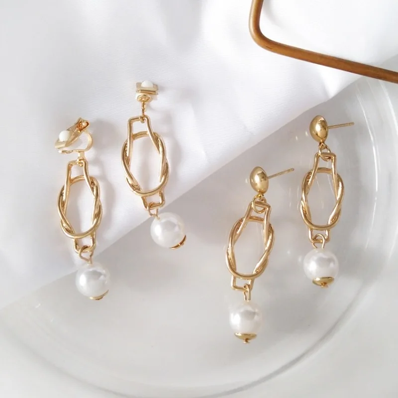 

Korean Creative Personality Geometric Irregular Woven Clip Earrings Women Girl Fashion Temperament Sweet Imitation Pearl Jewelry