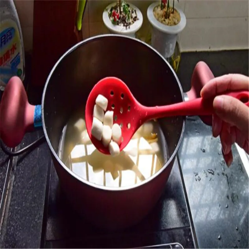 

1 Pcs Scoop Colander Large New Silicone Soup Spoon Strainers Noodles Forks Cooking Shovels Pasta Filter Spoon Kitchen Tools