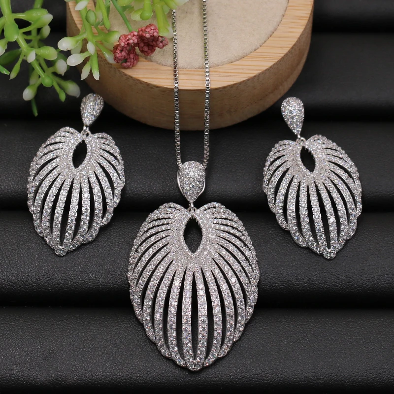 

LanRuiSha Jewelry Set Elegant Big Hollow Heart Full Zircon Micro Paved Necklace with Earrings for Party Wedding Popular Best Gif