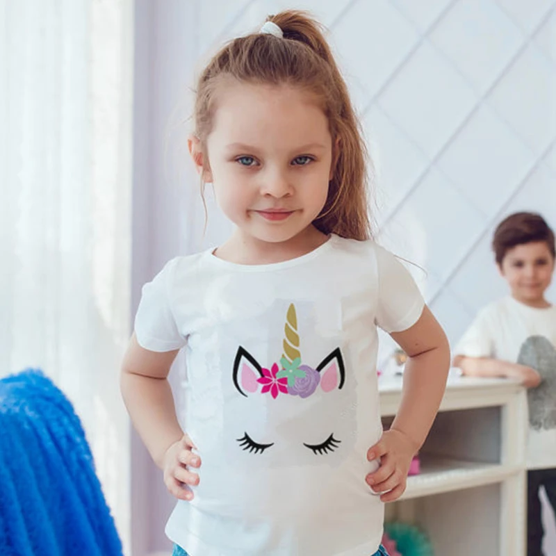 Милая хлопковая футболка с короткими рукавами и рисунком единорога для маленьких девочек; одинаковые комплекты; летняя детская одежда; повседневные Топы И Футболки Для Девочек