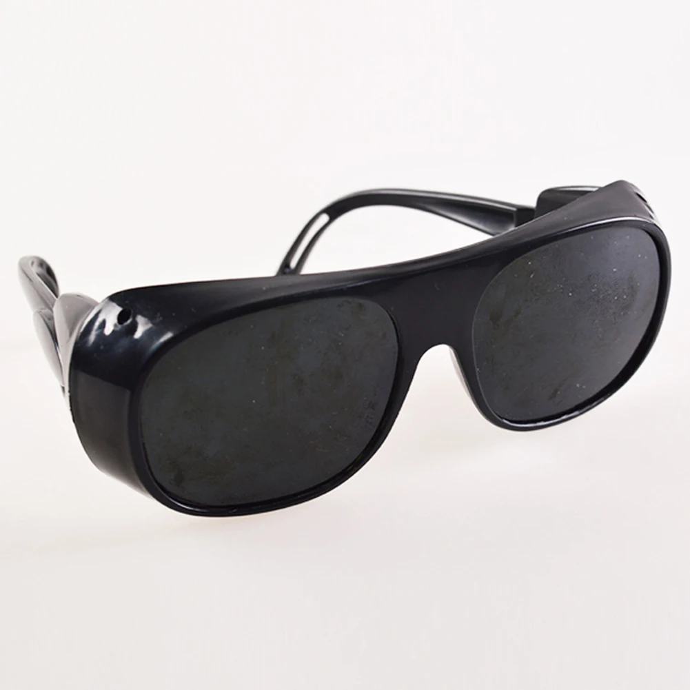 

Black Anti-glare Welding Mask Anti-shock Welding Mask Pressure Resistance Windproof Protective Glasses Welding Equipment