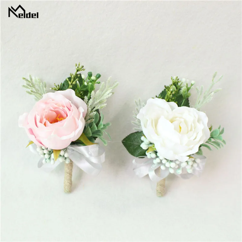 corsage-9