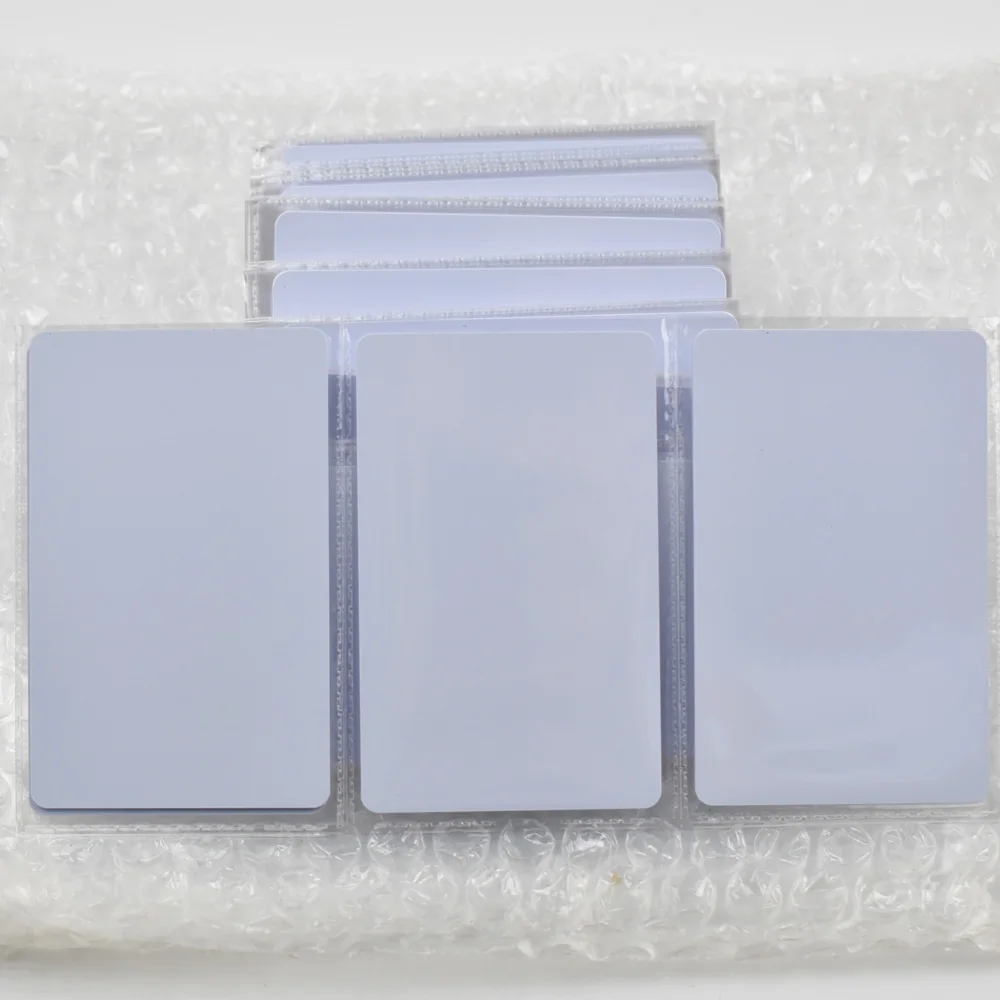 bilder für 50 teile/los T5577 Beschreibbare Reusable Weiß Kopie Karten Für ID EM4100 Tk4100 RFID 125 Khz PVC Material Wasserdicht bilder für 50 teile/los T5577 Beschreibbare Reusable Weiß Kopie Karten Für ID EM4100 Tk4100 RFID 125 Khz PVC Material Wasserdicht