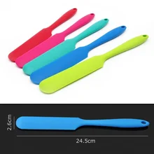 1 шт. модная деликатная силиконовая лопатка для теста, Миксер для крема для торта, Длинные обработанные модели, инструмент для выпечки, скребок, случайный цвет