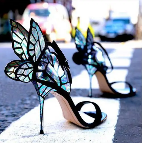Босоножки с металлической вышивкой и бабочкой; вечерние туфли-лодочки на металлическом каблуке с крыльями ангела; свадебные босоножки на высоком каблуке с ремешком вокруг щиколотки и кристаллами