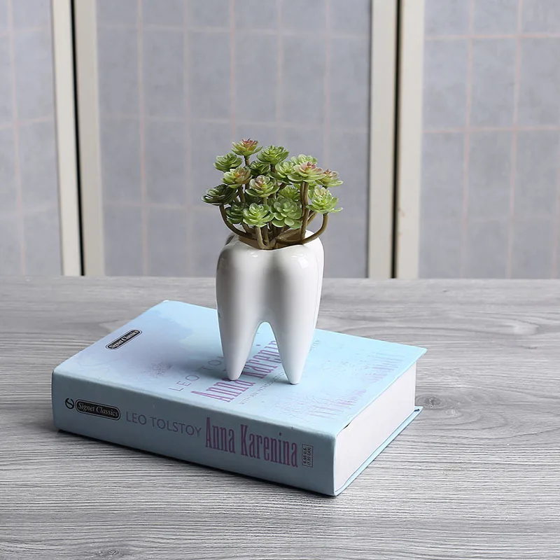 

1 piece Tooth Shape White Ceramic Flower Pot Modern Design Planter Teeth Model Mini Desktop Pot Creative Gift (without plants)