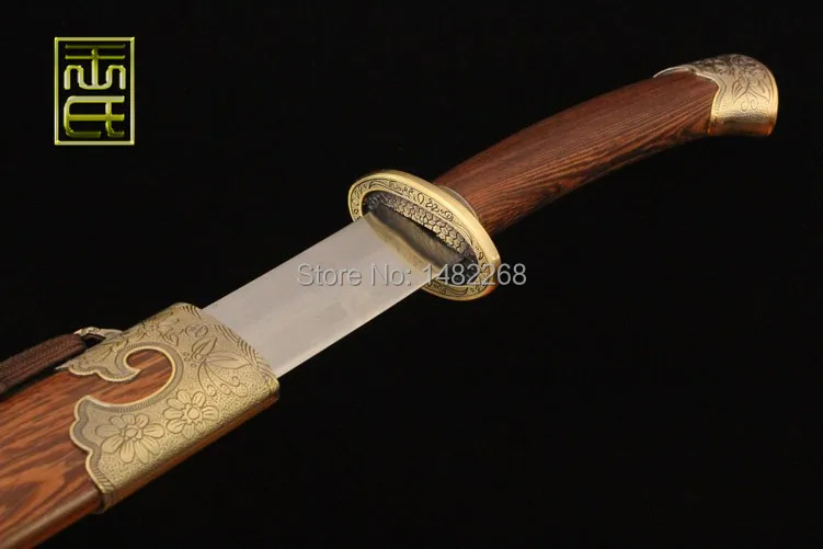 The new 20-inch rosewood clear pattern steel blade knife hand polishing is not open |