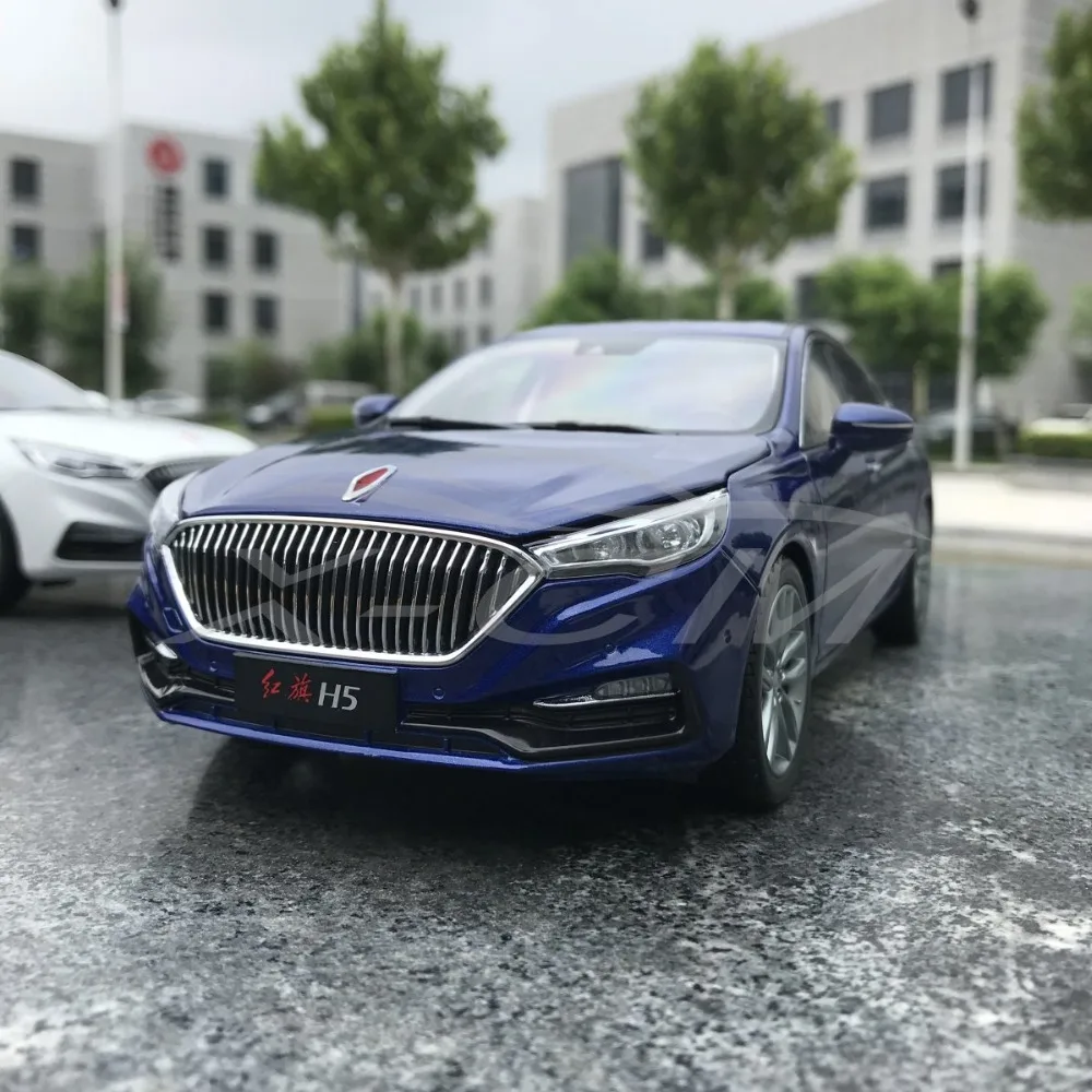 

Diecast Car Model 1:18 Hongqi H5 (Blue) + SMALL GIFT!!!!