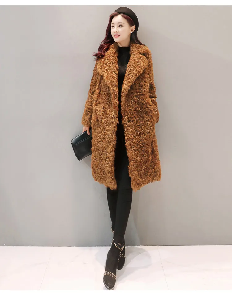 Модное плотное меховое пальто с длинными рукавами