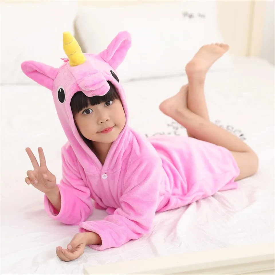 

Children's Robe 2018 Autumn Winter Cartoon Horse Pattern Flannel.es Hooded Baby Boys Girls Home Clothes Kids Bathrobe clothing
