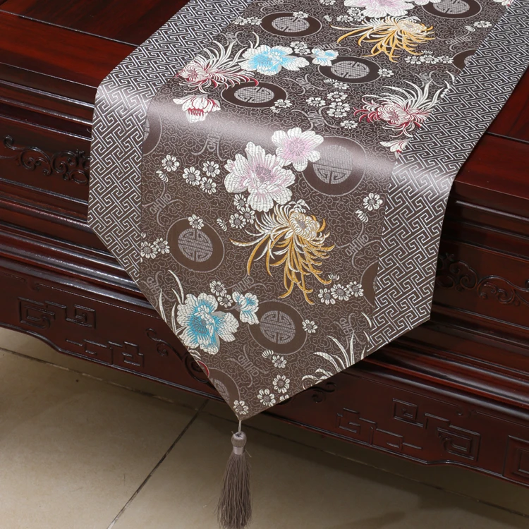 

Decoration Luxury Floral Table Runner Christmas Table Placemat Silk Tablecloths for Parties Dining Table Mat Coffee Pads