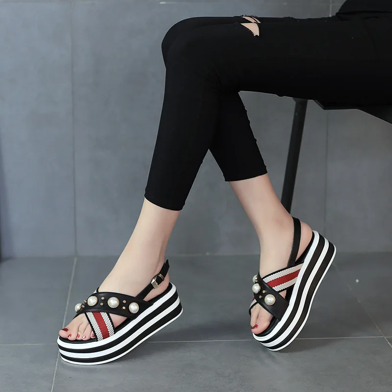 

2019 Style striped muffins sandals Woman Cross pearl band decorate platform sandals Woman rivets studs back strap sandals NY-95