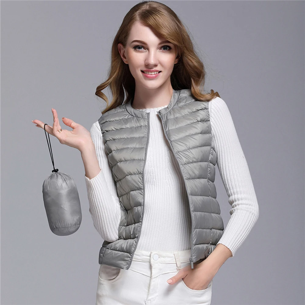 Women's Ultra Light Duck Down Vest Jacket Women 90% White Duck Down Vest 2019 New Autumn Winter Round Collar Sleeveless Coat