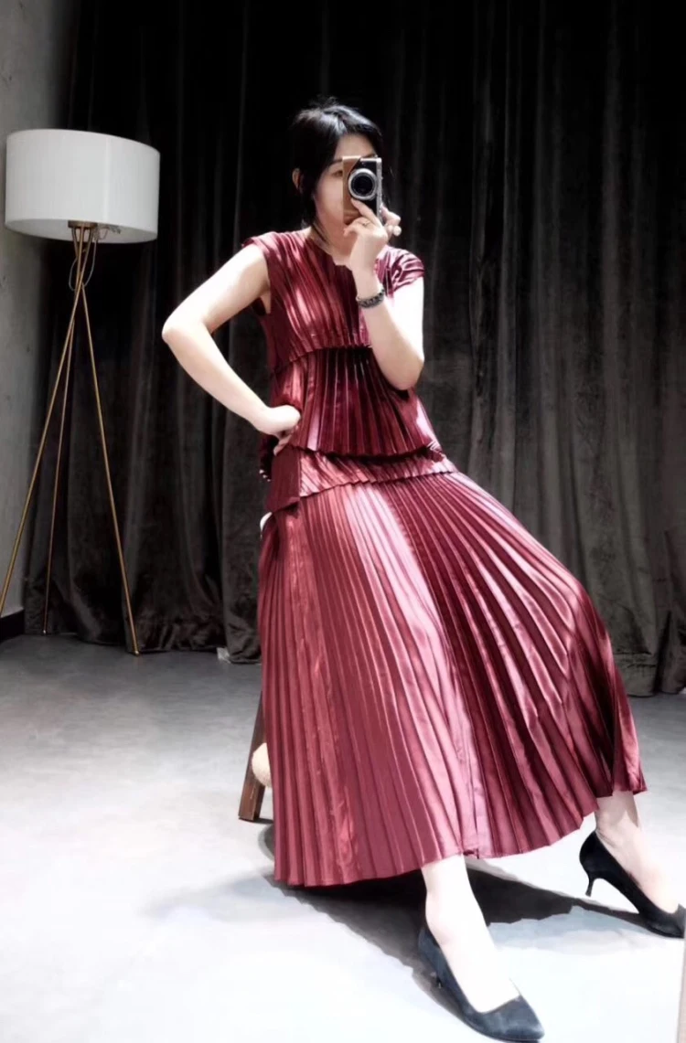 Changpleat летние новые женские комплекты Miyak плиссированные модные тонкие большие эластичные футболки без рукавов и юбки женские костюмы s90 - Цвет: Red wine