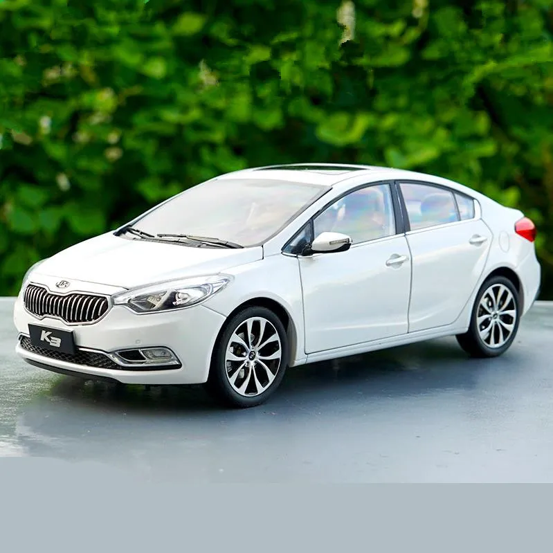 High simulation KIA K3 collection model 1:18 advanced alloy model car,diecast metal model toy vehicle,free shipping цена High simulation KIA K3 collection model 1:18 advanced alloy model car,diecast metal model toy vehicle,free shipping цены онлайн