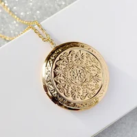 Zavorohin Can Put Photo Locket Pendant Necklace Openable Big Clock Round Shape Box Choker Photo Frame Necklace Jewelry For Women 2
