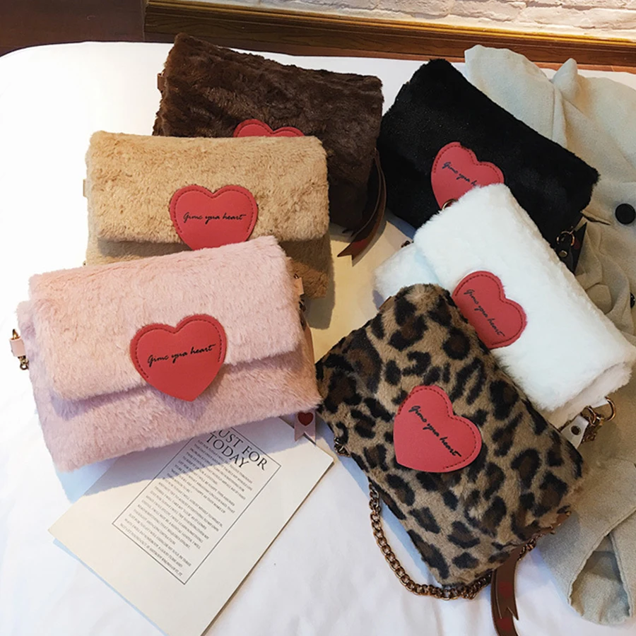 

Cute Heart Women Shoulder Bags 2018 Fashion Leopard Women Messenger Bag Winter Plush Females Crossbody Bag Small Girls Bags New