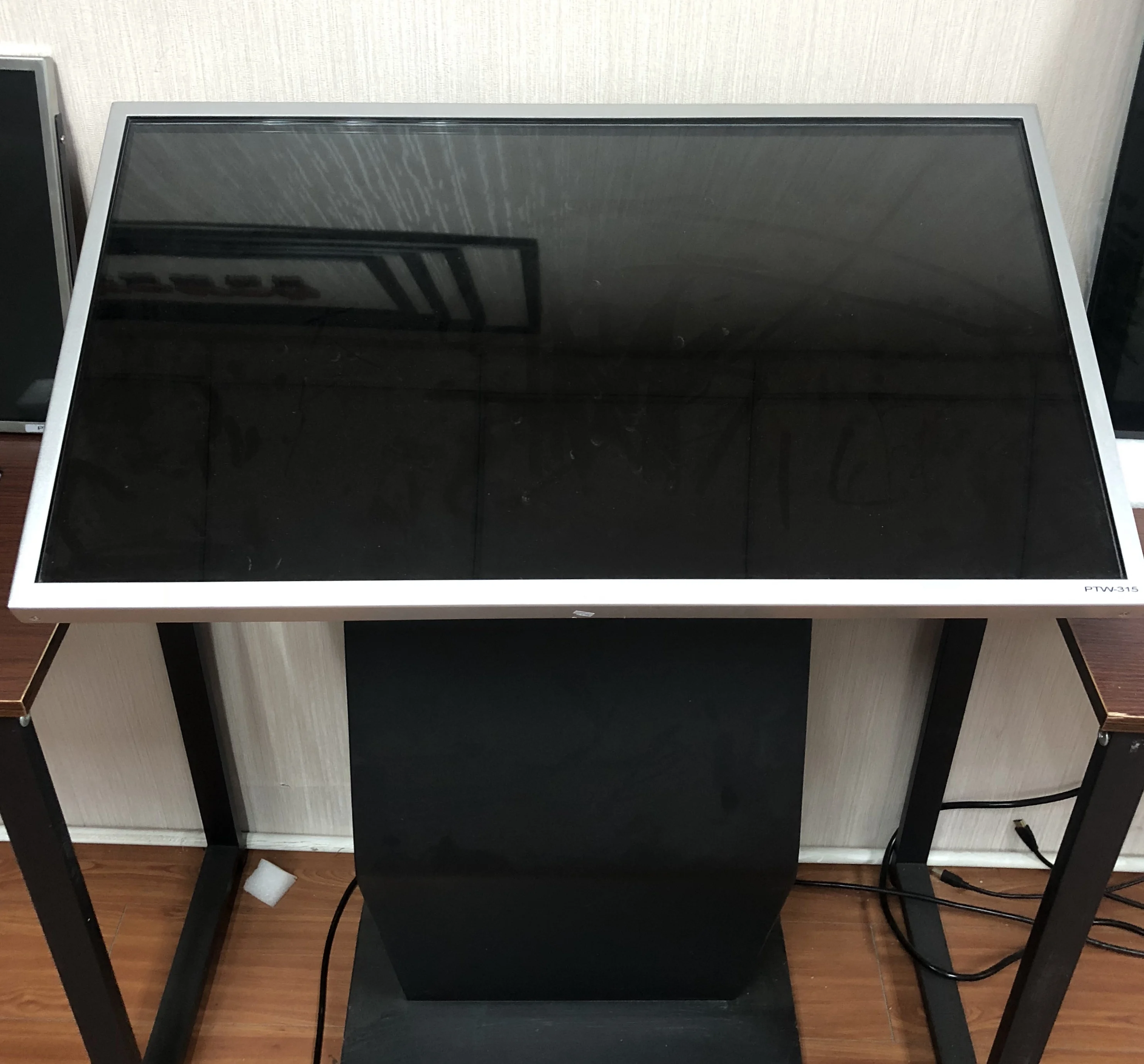 

32inch slim bezel touch screen monitors for restaurant order monitor with bluetooth and wifi 2117U+4G+120G
