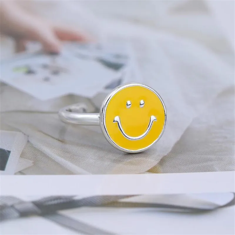 

New Temperament Smiley Face Creative 925 Sterling Silver Fashion Jewelry Cartoon Yellow Epoxy Happy Opening Rings R284