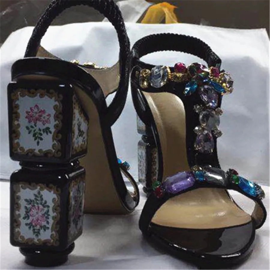 Chaussures Tissu Coloré bracelet T Femmes Strass D'été Rhinestone Sandales Étrange Rhinestone Talons Impression Paillettes Fleur Black Tenue black golden De Hauts Luchfive Braiding Fête dxTn0wq5Cn