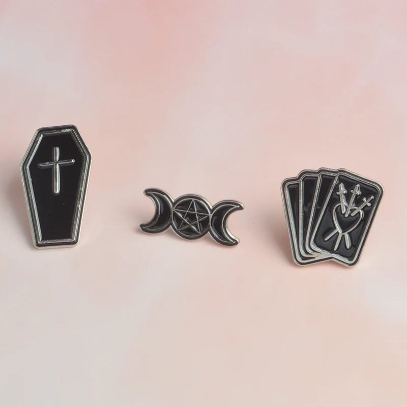 

Witch Moon Star Coffin Tarot Enamel Brooch Black Gothic Denim clothes Pin Buckle Shirt Badge Fashion jewelry Gift for Friend