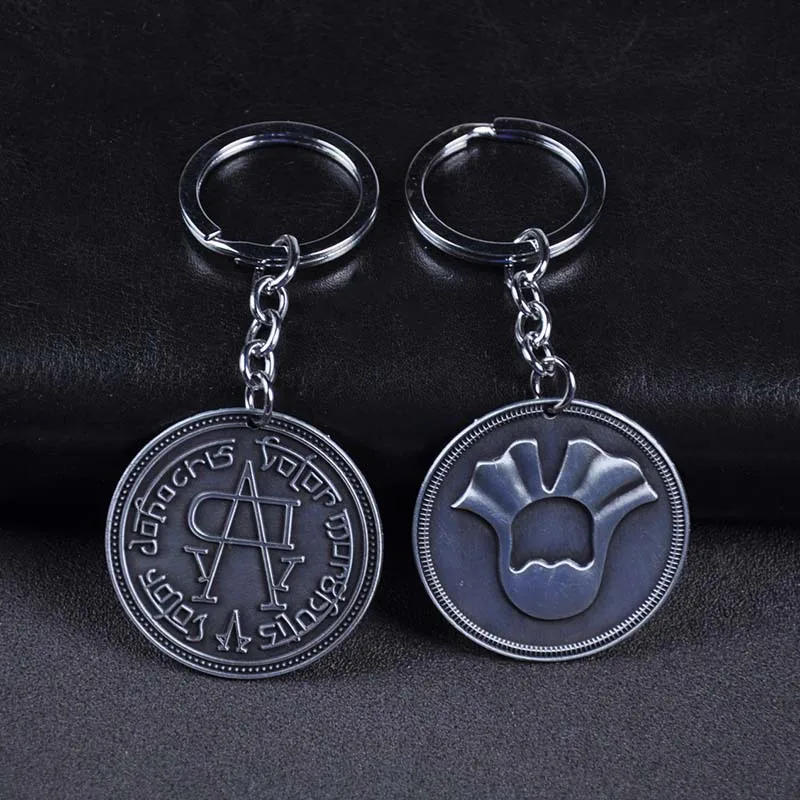 

Halloween A Song of Ice and Fire Game of Thrones Faceless Coin Valar morghulis Jaqen H'ghar Aaliyah Badge Key Chain Fans Gift