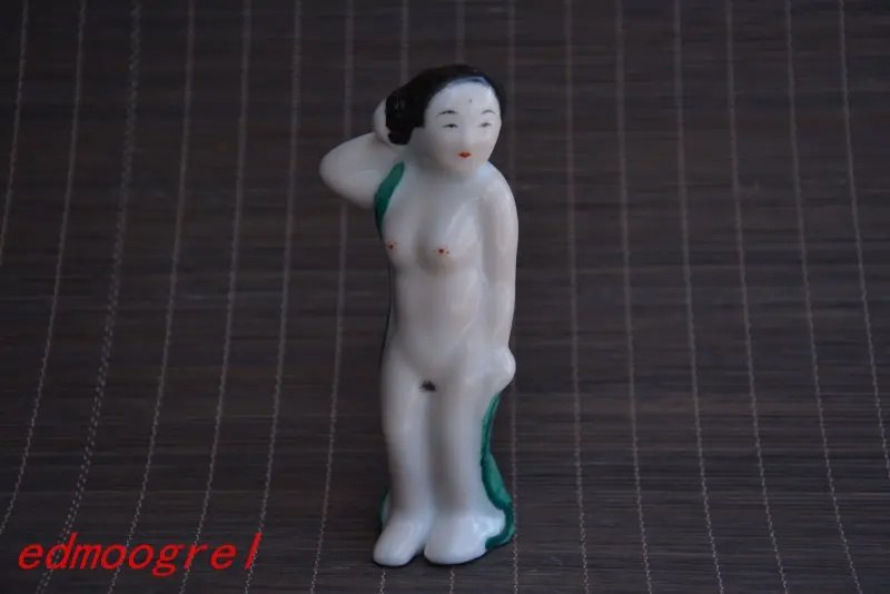 

antique QingDynasty porcelain Ladies snuff bottle,,Hand carved crafts,Decoration,collection &Adornment,Free shipping