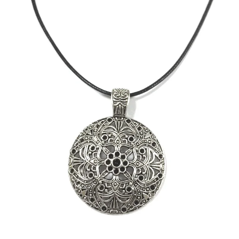 

Free Shipping Pendant Necklace Bohemia Chokers Necklaces Round Pendants Rope Chain for Gift Party Wedding