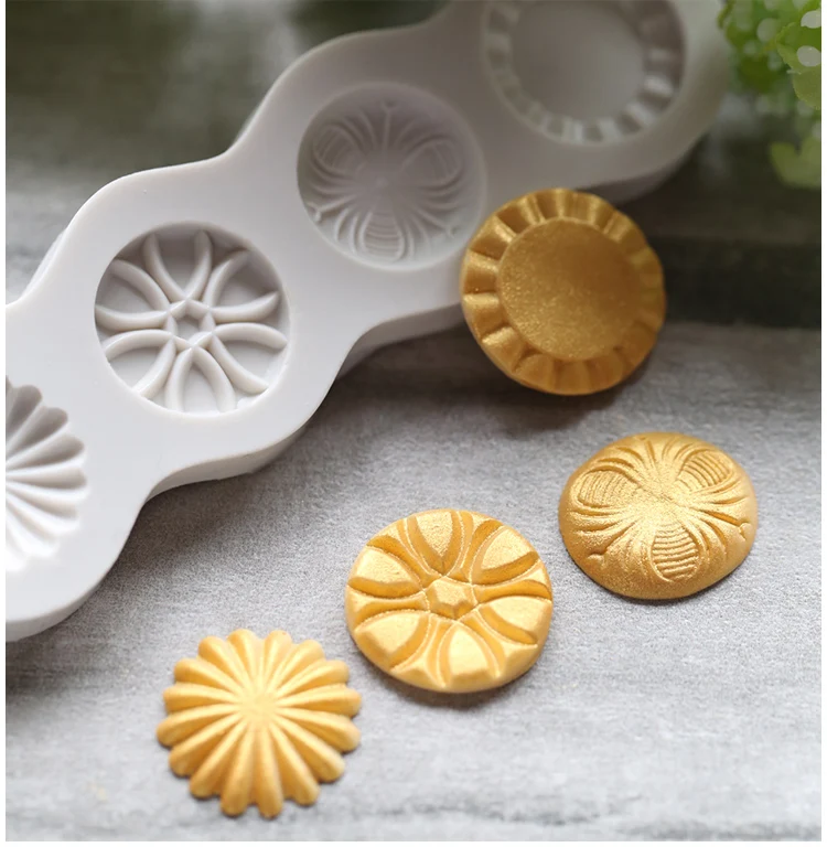 

Luyou DIY Beautiful Button Shape 3D Fondant Cake Lace Mold Tools For Cooking ,Baking Tools For Cakes FM1235