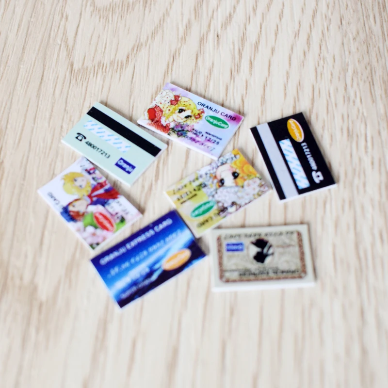 miniature dollhouse accessories  (2)